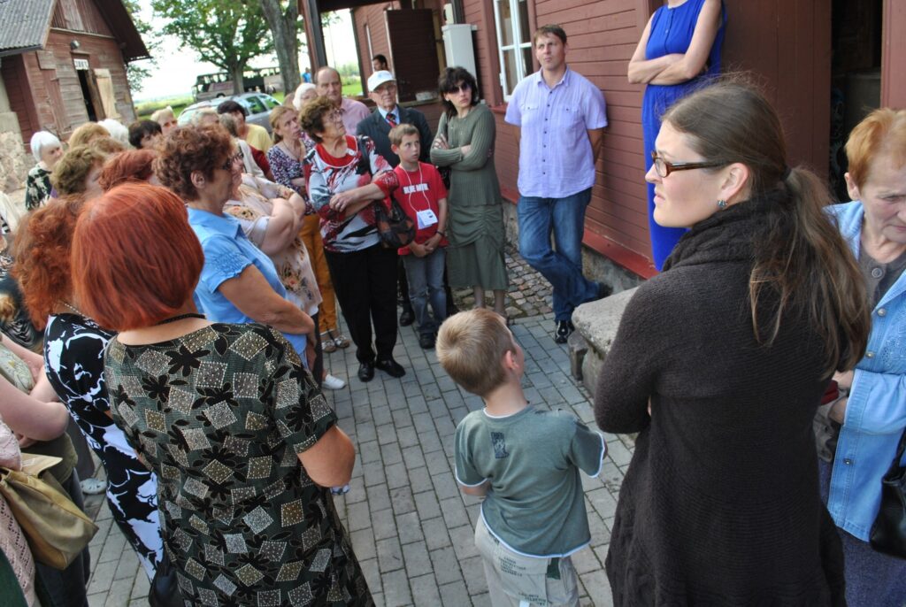 ..neliels pārbrauciens un esam jau Ķoņu dzirnavās..
Autors: Sarmīte Ozola