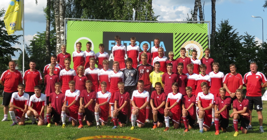 OKartes Futbola akadēmijas U-14 talantu skates dalībnieki Staicelē
