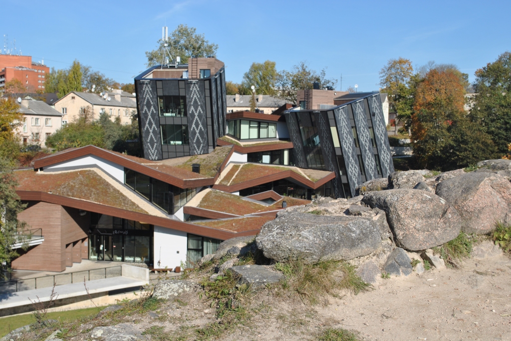 Austrumlatvijas radošo pakalpojumu centrs („Zeimuļs”) vēra vaļā savas durvis apmeklētājiem 2012 gada 1. septembrī. Centrā strādā jaunatnes lietu nodaļa un Skolēnu interešu centrs, Tūrisma attīstības centrs, Latgales amatnieku veikals-salons un darba prasmju izstāžu zāle, kā arī kafejnīca „Rositten”.