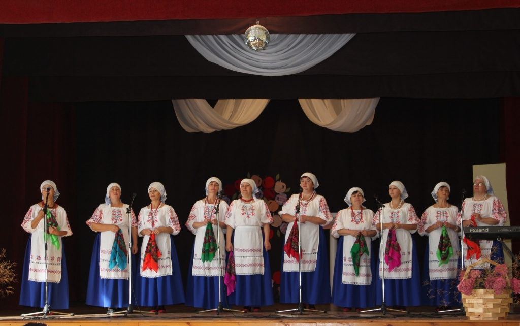 No 1998. gada darbojas folkloras kopa “Labā oma”, kuras vadītāja ir Tamāra Jakobsone. Kolektīvs uztur dzīvas krievu folkloras tradīcijas un piedalās visos pagasta pasākumos. Folkloras kopa ir pazīstama arī aiz sava pagasta robežām. 2008 gadā ,, Labā oma” piedalījās dziesmu svētkos.
Autors: Biruta Kritnere