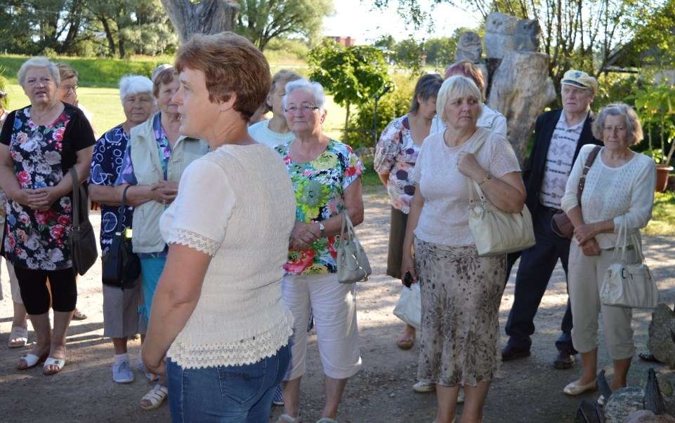 Uzņēmums “Aivars – K” Latvijā tika dibināts 1995. gadā, darbu sākot ar kapa pieminekļu izgatavošanu, - stāsta gide.
Autors: Sarmīte Ozola