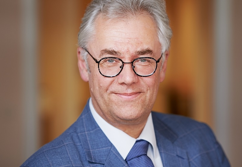 Ārsts, epidemiologs Jurijs Perevoščikovs intervijā “Ziemeļlatvijai” – par to, vai Latvijā ir jāgatavojas “Covid-19” otrajam vilnim, vai šovasar ir droši ceļot uz ārzemēm, un kas šobrīd ir un kas nav zināms par pasaulei uzbrukušo jauno koronavīrusu. “Slimību izraisa vīruss, kas pats par sevi neizplatās, vīrusu izplata cilvēki,” atgādina Jurijs Perevoščikovs.                                                                                                                                                          
Autors: Edmunds Brencis
