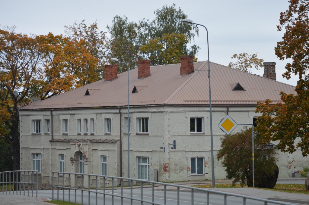 Firsts uzcēla arī vientuļo un slimo draudzes locekļu mītni jeb nespējnieku namu. Mūsdienās šajā ēkā jau daudzus gadus atrodas sporta skola.