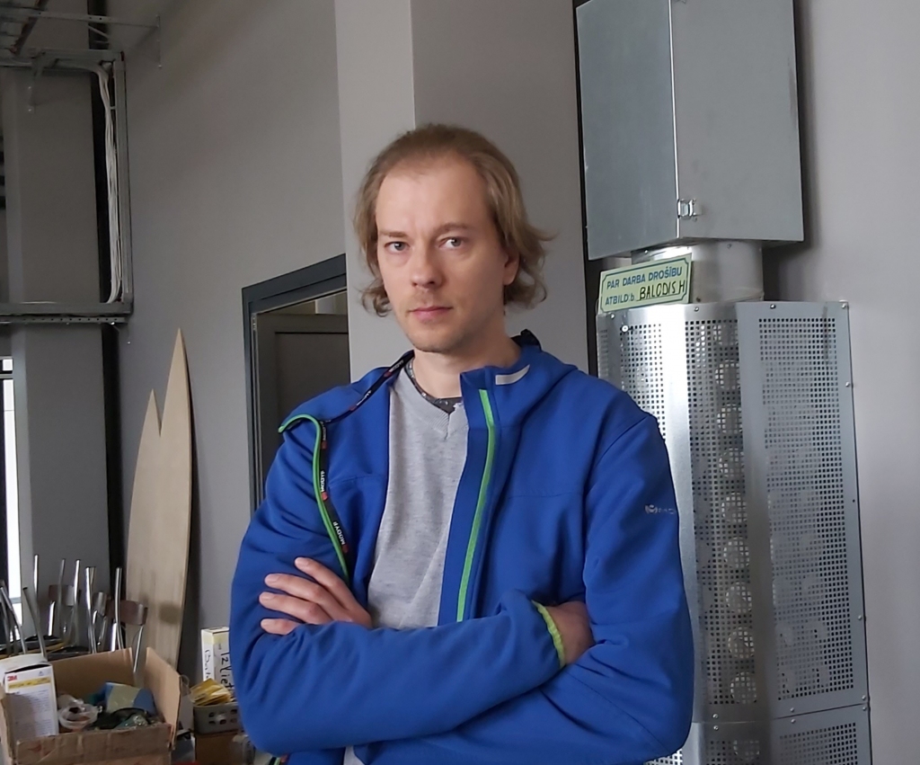 Apdzīvojot jaunās, plašās un mūsdienīgi aprīkotās ražotnes telpas, SIA “Wega” valdes locekļa Gata Vēvera viens no svarīgākajiem uzdevumiem ir atrast zinošus un spējīgus darbiniekus.
Autors: INGŪNA JOHANSONE