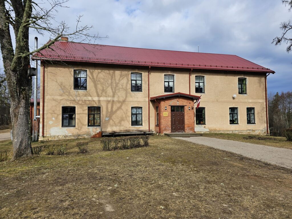 Mierkalna tautas nams